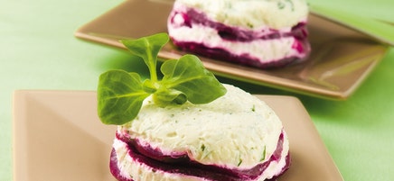 Millefeuille de betterave sur lit de mâche