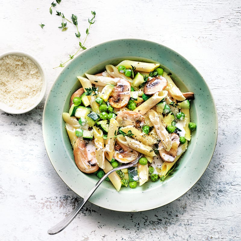 One pan pasta petits pois, courgettes et champignons