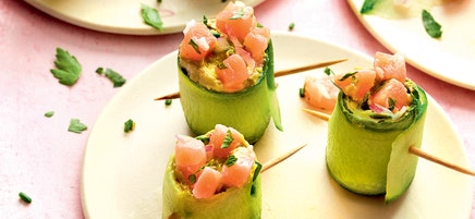 Rouleau de concombre au saumon
