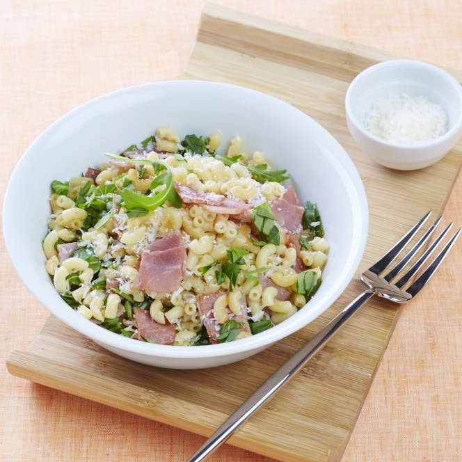 Coquillettes sautées au jambon et au parmesan