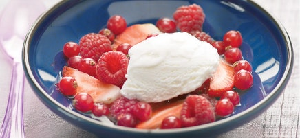 Soupes de fruits rouges, sorbet au yaourt
