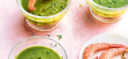 Velouté de mâche et pic de crevette