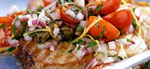 Thon grillé et salsa à la tomate