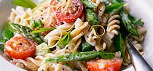 Pâtes aux légumes et aux noix