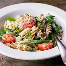 Pâtes aux légumes et aux noix