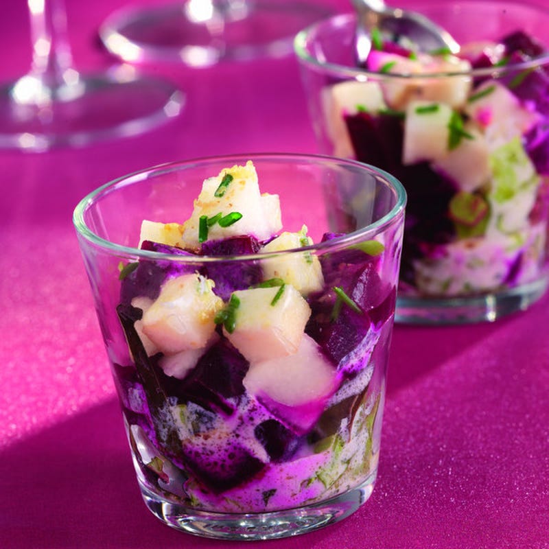 Photo de/du Salade aux dés de betterave cuite et de poire, vinaigrette à la framboise par WW