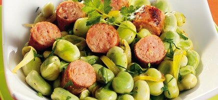 Fèves mijotées aux saucisses