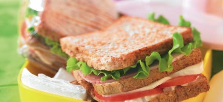 Club sandwich au jambon et crudités