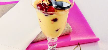 Cerises chaudes à la crème anglaise