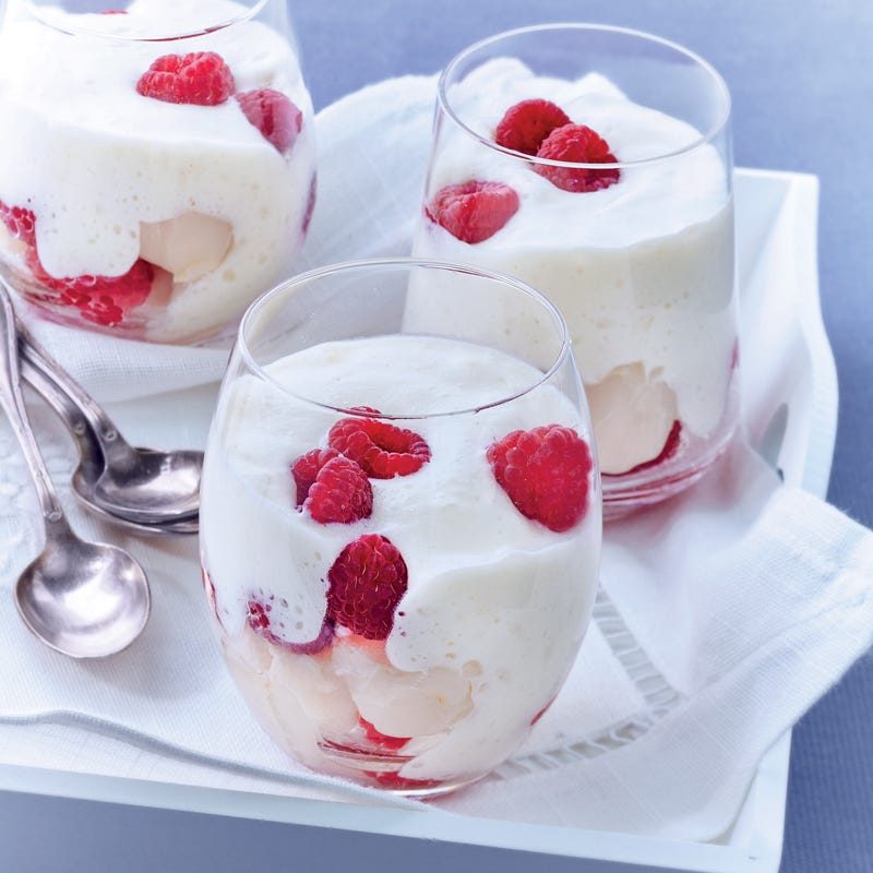 Photo de/du Verrine de framboises et litchis, mousse de chocolat blanc par WW