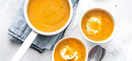 Soupe de pois cassés à l’œuf poché