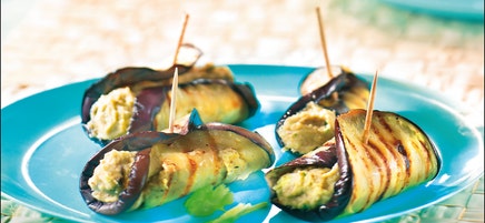 Aubergines grillées à l’houmous et au sésame
