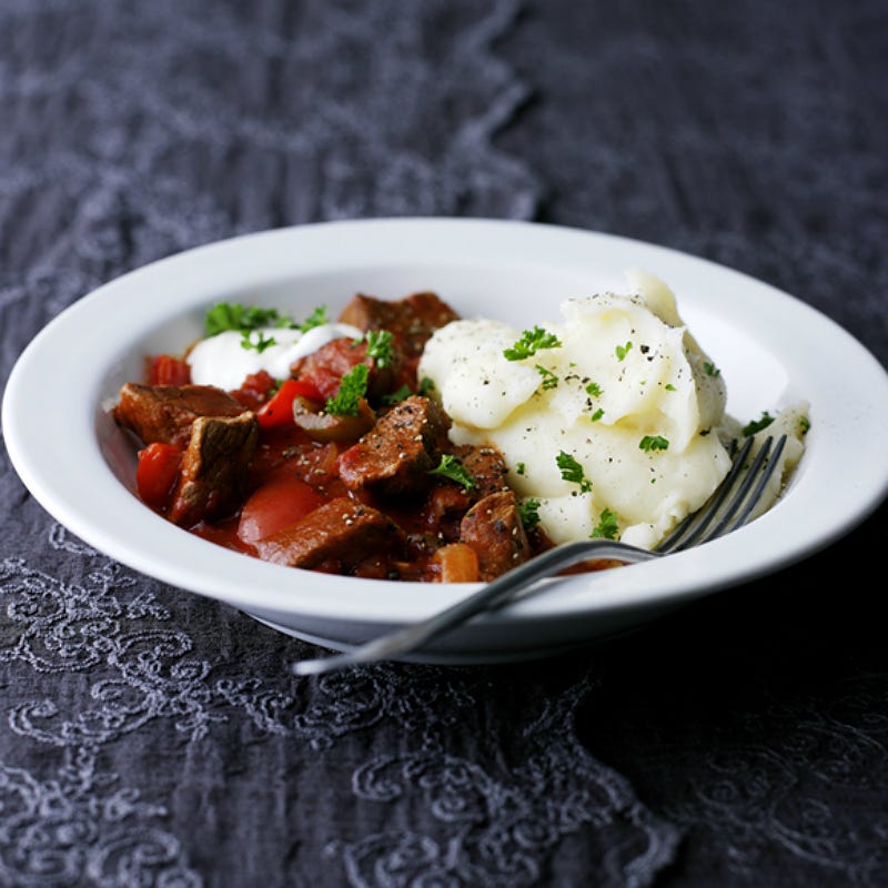 Photo de/du Goulash hongroise et pommes de terre par WW