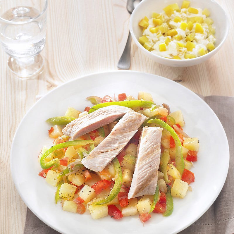 Escalope grillée, poêlée de pommes de terre provençale