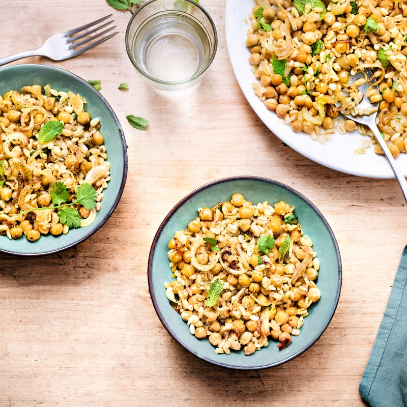 Salade de pois chiches et blé aux oignons
