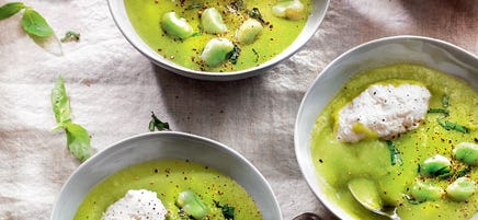Gaspacho aux fèves et fromage frais