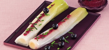 Poireaux à la vinaigrette de betterave