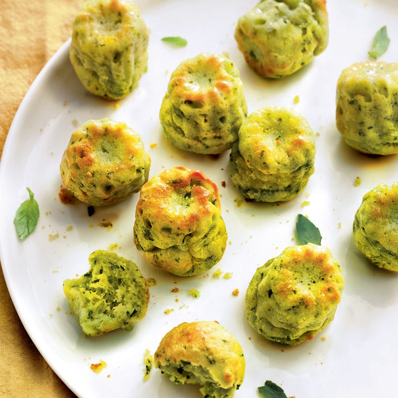 Mini cannelés salés au basilic