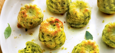 Mini cannelés salés au basilic