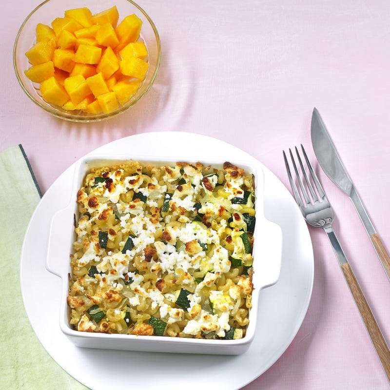 Gratin de coquillettes aux courgettes, fruit