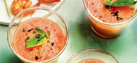 Gaspacho de tomates et crevettes grillées au curry