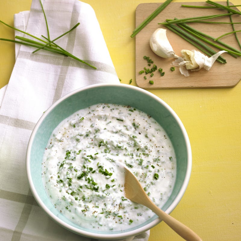Faisselle, ail et ciboulette