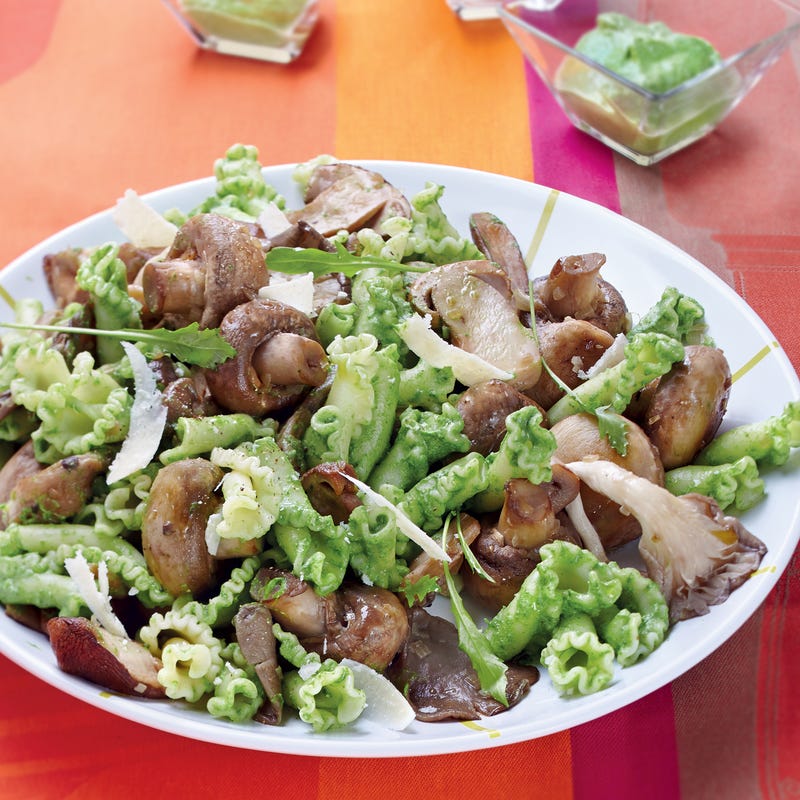 Pâtes aux champignons et crème de roquette
