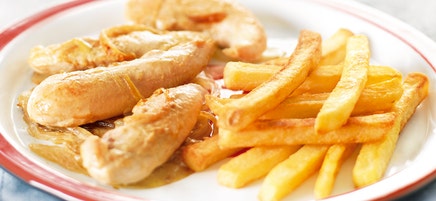 Aiguillettes de poulet, frites sauce moutardée