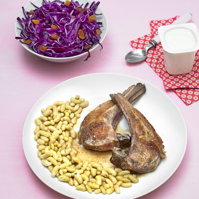 Côtelettes d'agneau grillées et flageolets