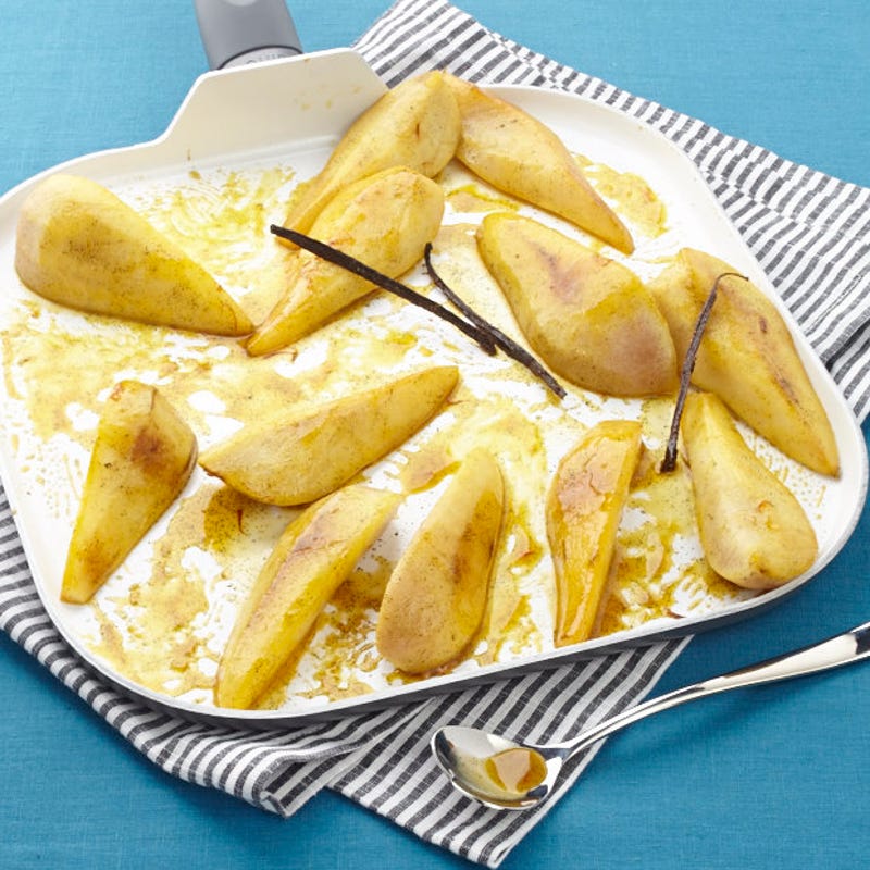 Poires en robe dorée