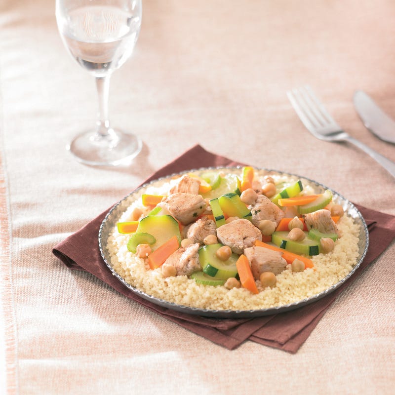 Couscous de poulet et légumes, crème au chocolat et fruit