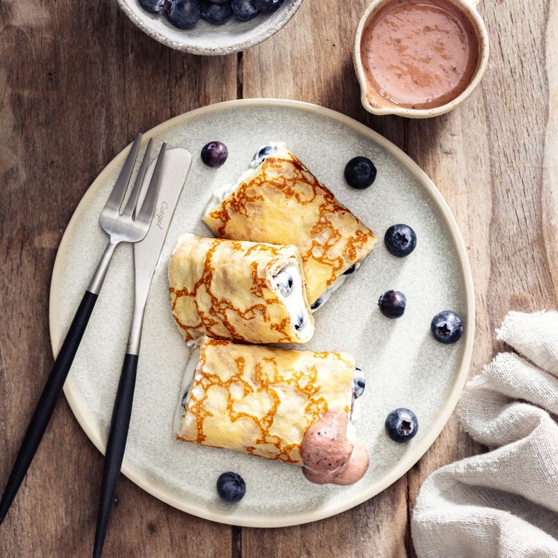 Rouleaux de crêpe aux myrtilles