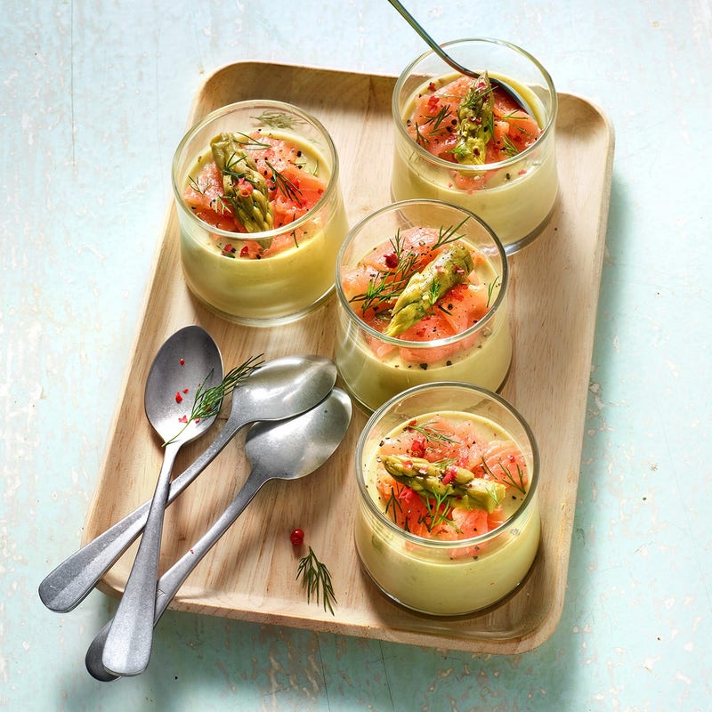 Verrine de mousse d'asperge au saumon