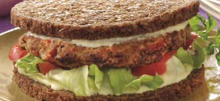 Hamburger à la sauce fromage et moutarde