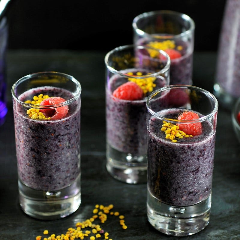 Foto van Paarse weelde smoothie van granaatappel en blauwe bessen door WW