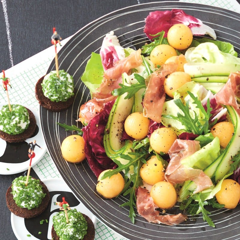 Foto van Salade van meloenbolletjes en rauwe ham door WW