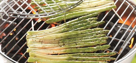 Asperges grillées et salade roquette