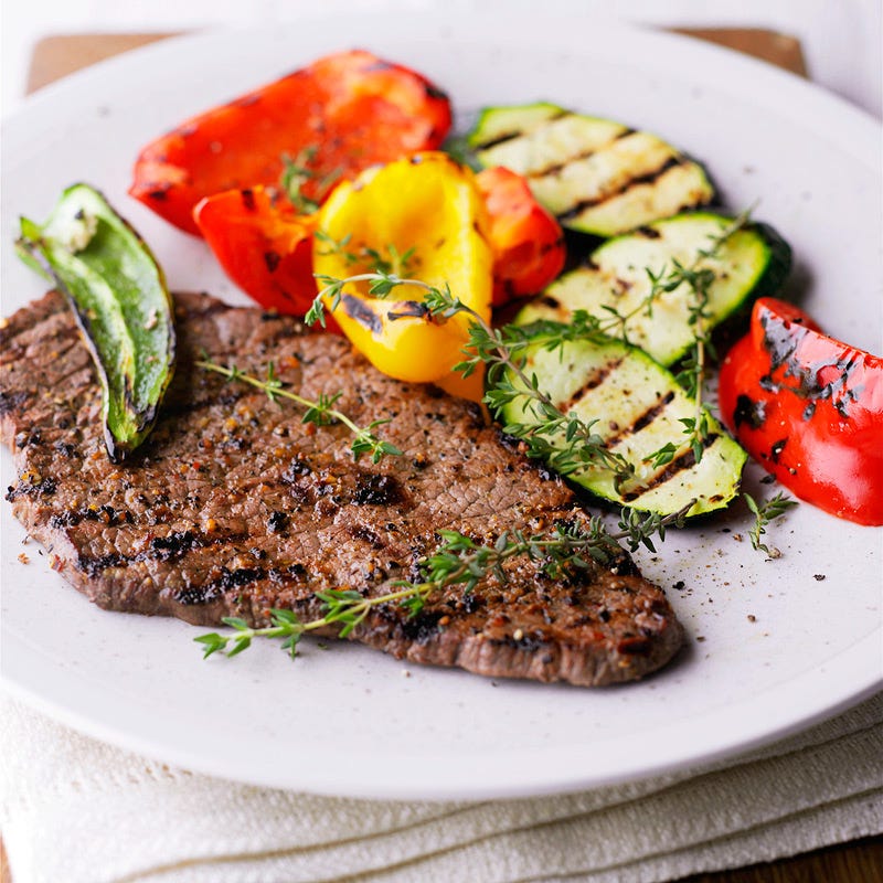 Foto van BBQ-steak met gegrilde groenten door WW