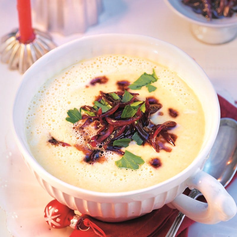 Foto van Parmezaanse kaassoep met balsamico-uien door WW