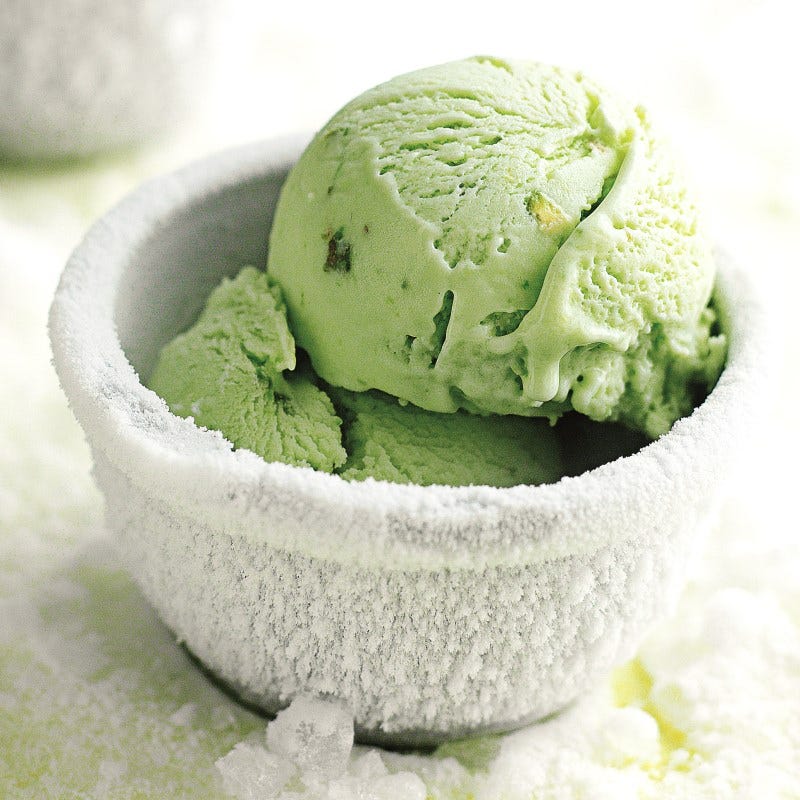 Foto van Limoenijs met pistachenoten door WW