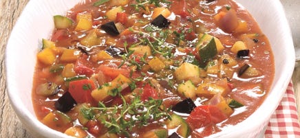 Volkorenpasta met klassieke ratatouillesaus