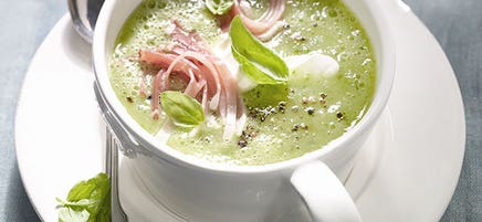 Soupe de courgettes au jambon cru