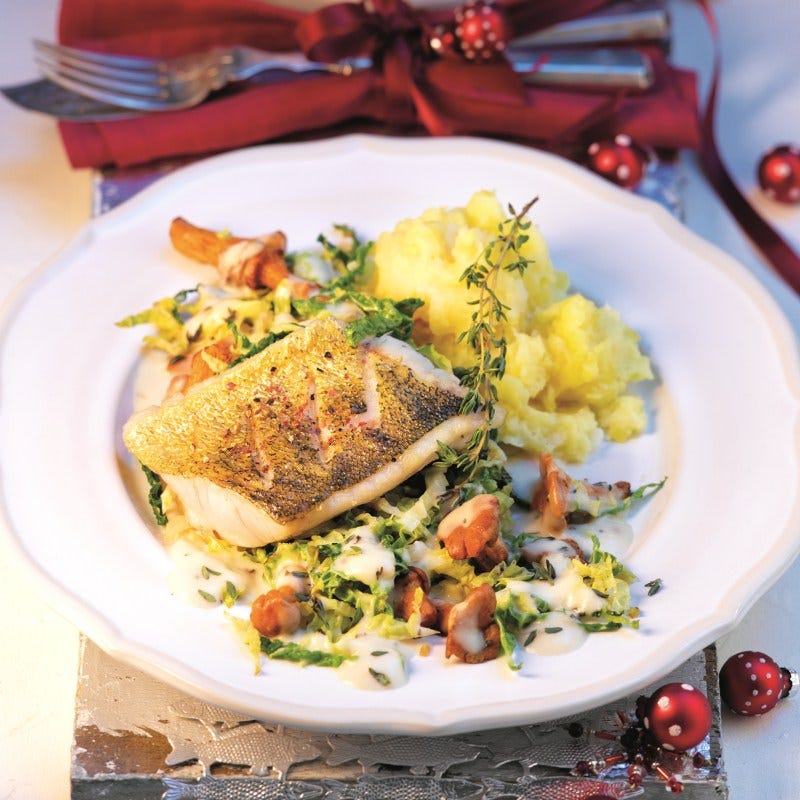 Foto van Snoekbaarsfilet en savooiekool met cava en cantharellen door WW