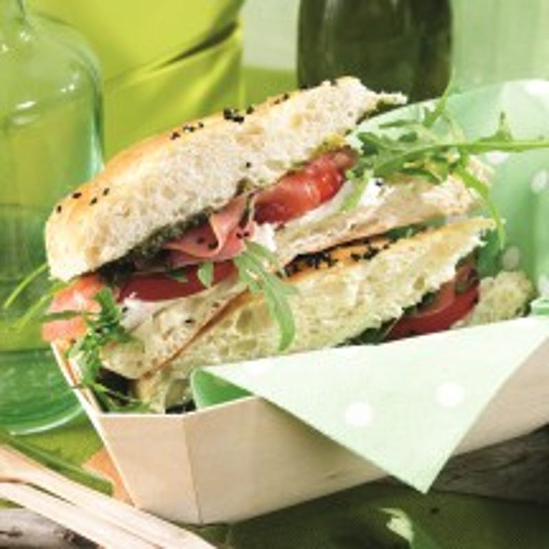 Photo de Pain turc au jambon serrano et au pesto prise par WW