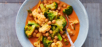 Curry met bloemkool en kikkererwten