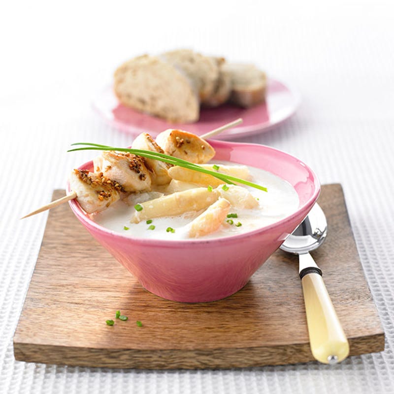 Photo de Soupe d’asperges et brochettes de poulet au sésame prise par WW