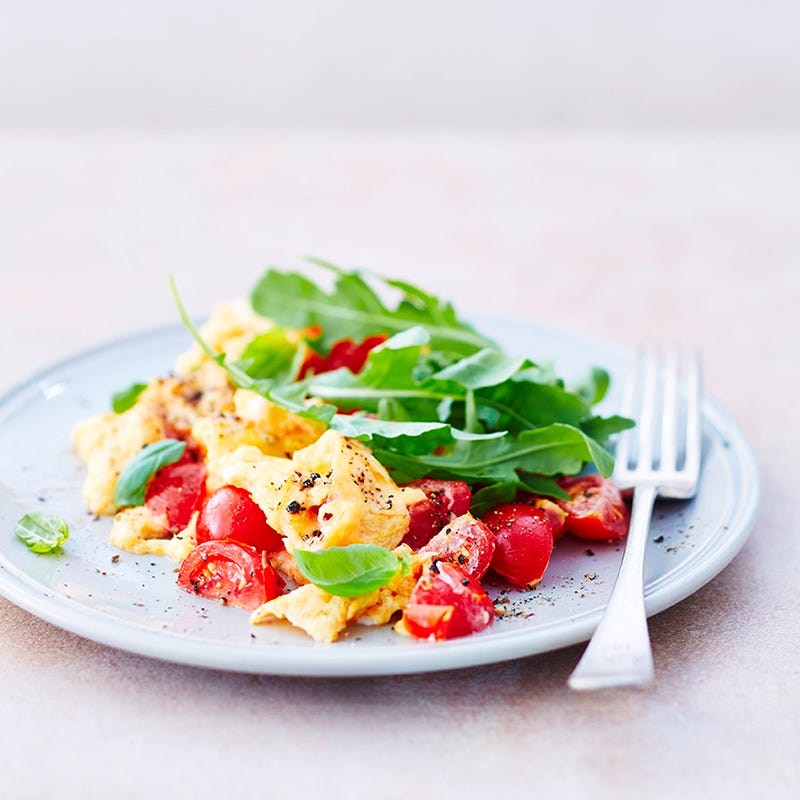 Photo de OEufs brouillés, tomates et roquette prise par WW