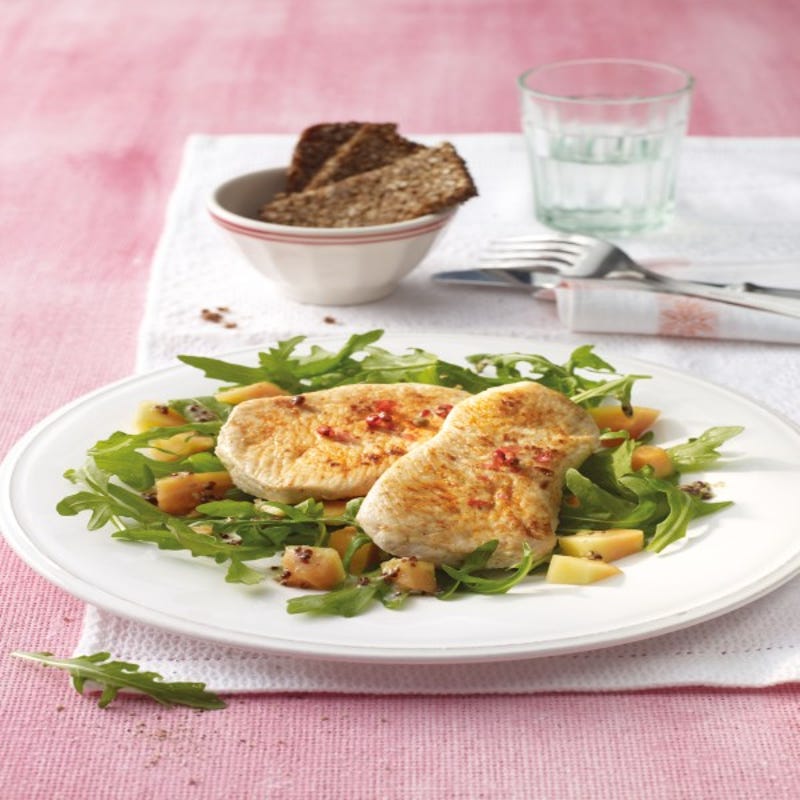 Foto van Kalkoenfilet met een salade van rucola en papaja door WW
