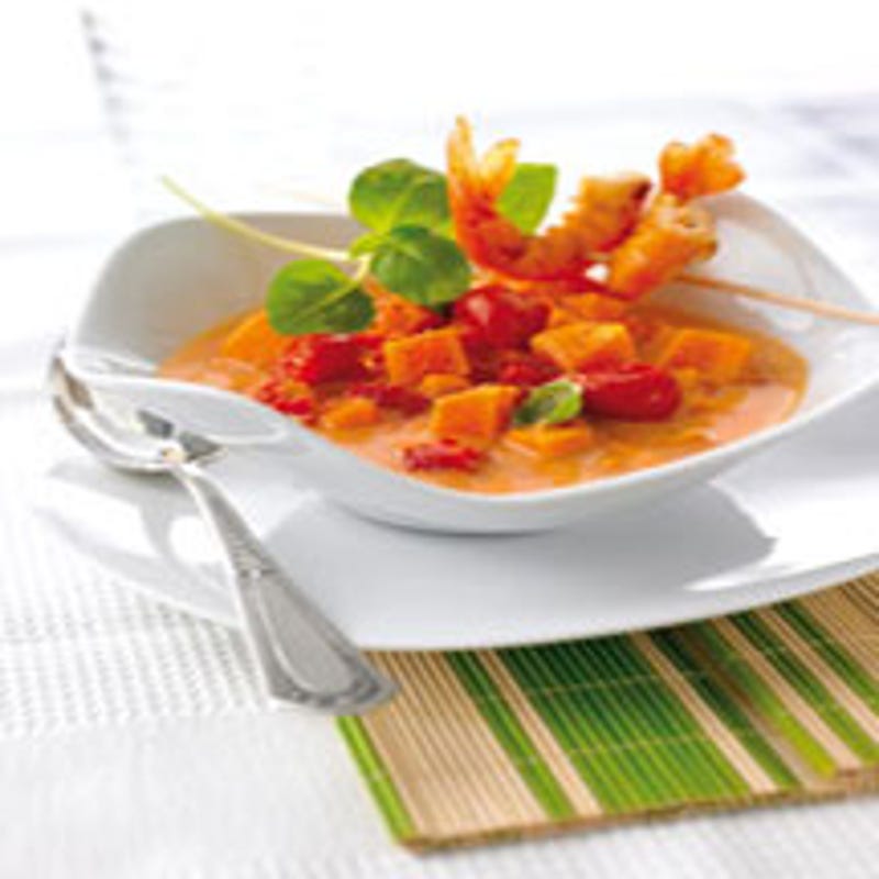Photo de Soupe à la pomme de terre et à la noix de coco, brochettes descampi prise par WW
