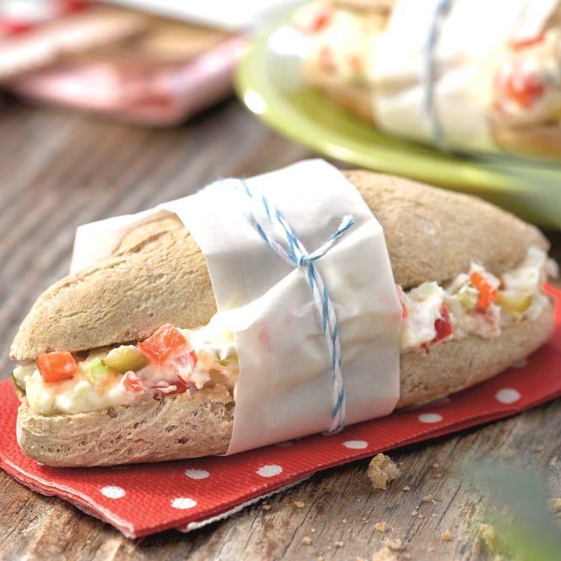 Photo de Petits pains de sésame et salade de camembert prise par WW